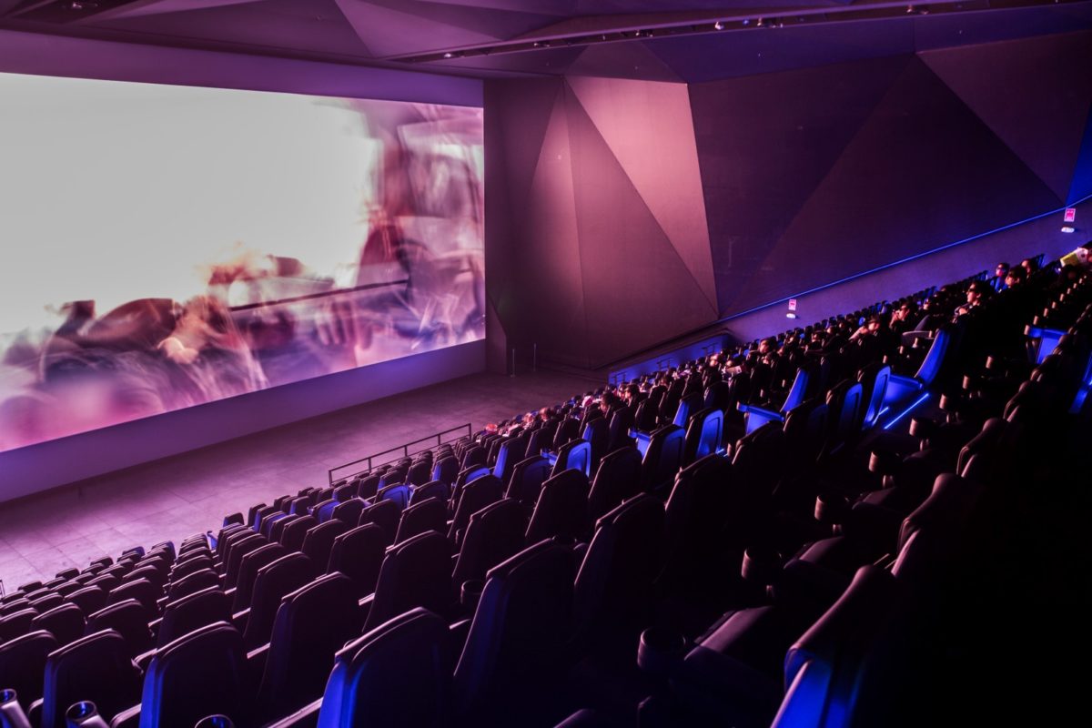 Bardan Provides 12 Cinema Screens & Giant 3D Cinema Screen for